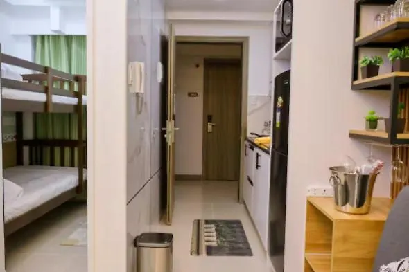 Cozy View 2-bedroom Near Moa, Naia, Picc, Star City, Us Embassy, & World Trade Center Manila